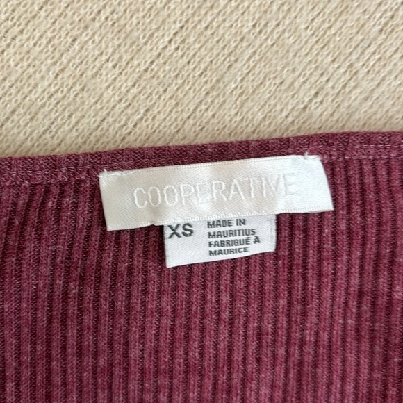 Cross front crop top - Picture 2 of 2